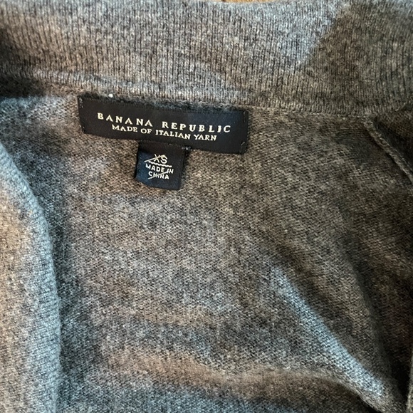 Banana Republic Womens Gray Cardigan Wool Ruffle front sz XS - Picture 2 of 4